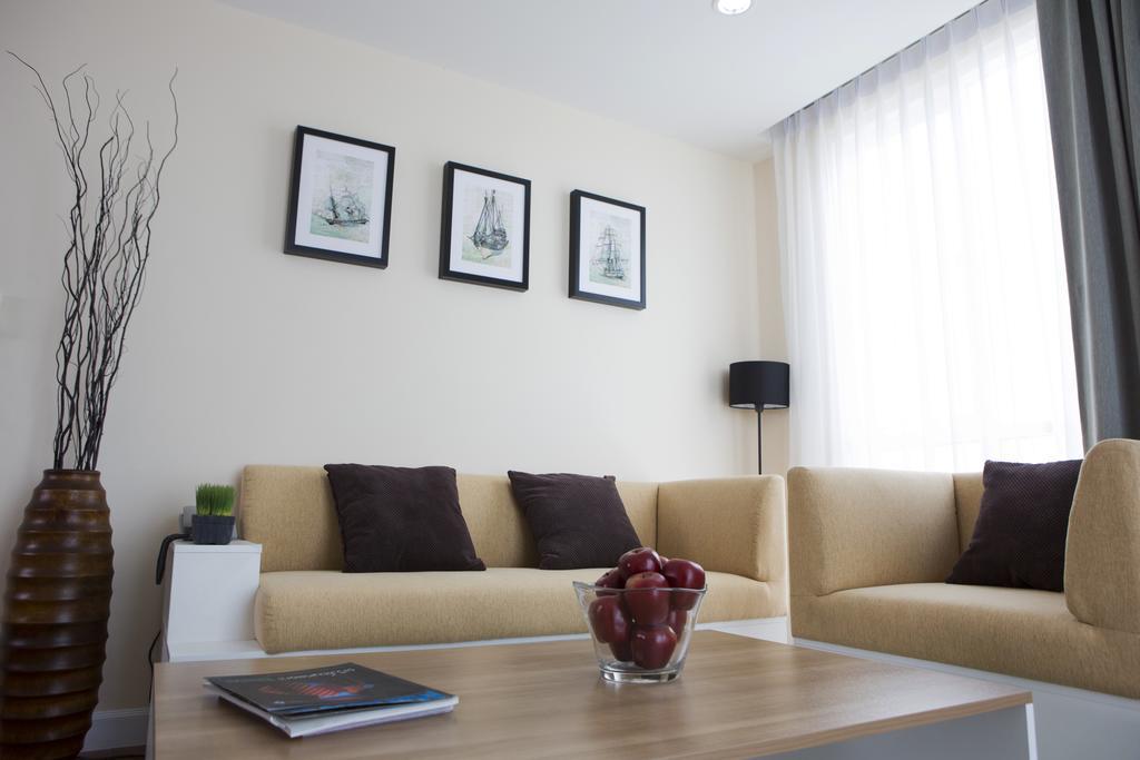 Bbg Seaside Luxurious Service Apartment Bangsaen Rom bilde
